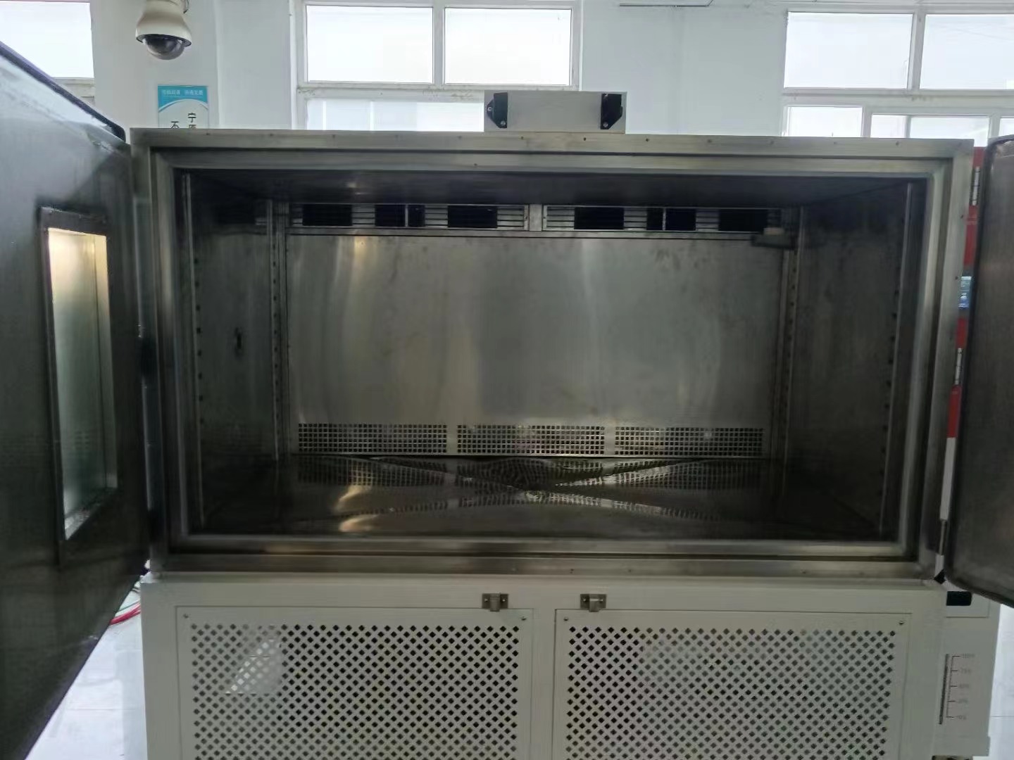 雙開門高低溫箱內部示意圖